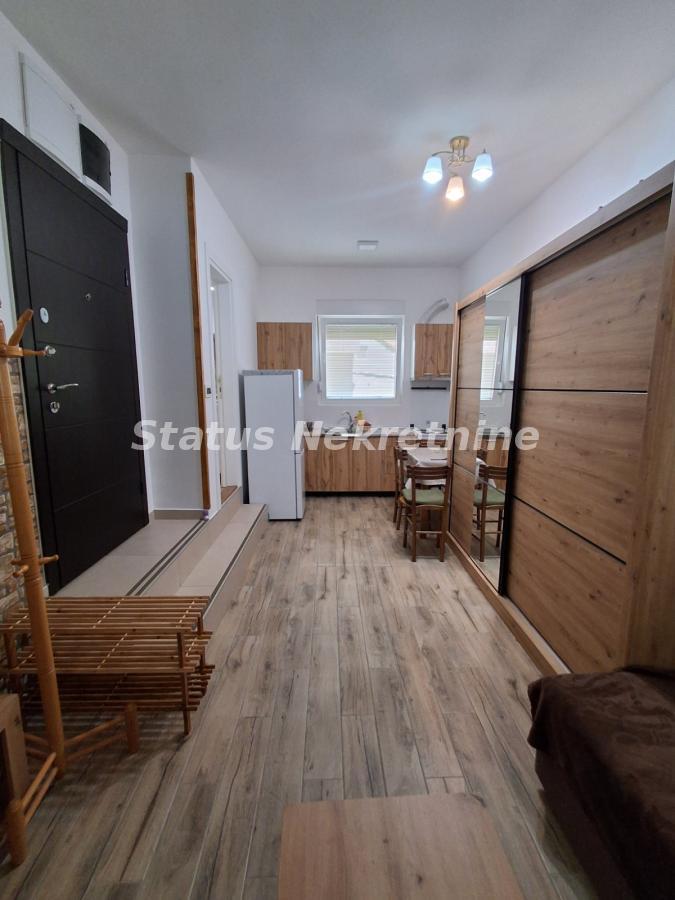 Stan Izdavanje Novi Sad  23 m2