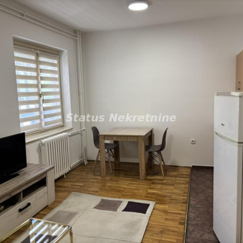 Stan Izdavanje Novi Sad  25 m2