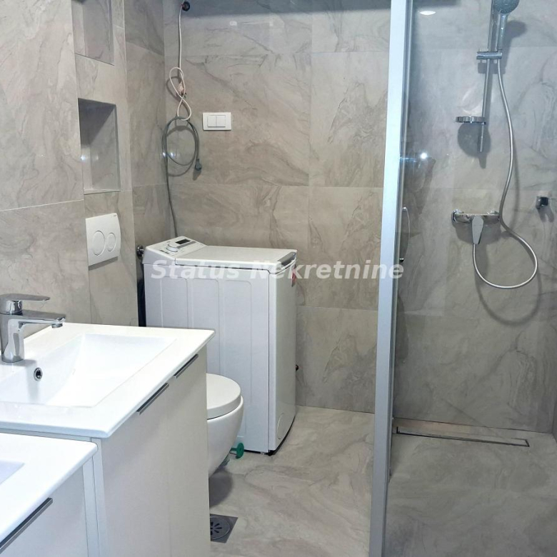 Stan Prodaja Novi Sad  137 m2