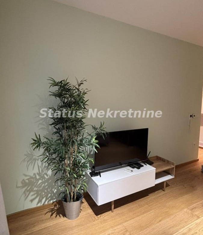 Stan Izdavanje Novi Sad  42 m2