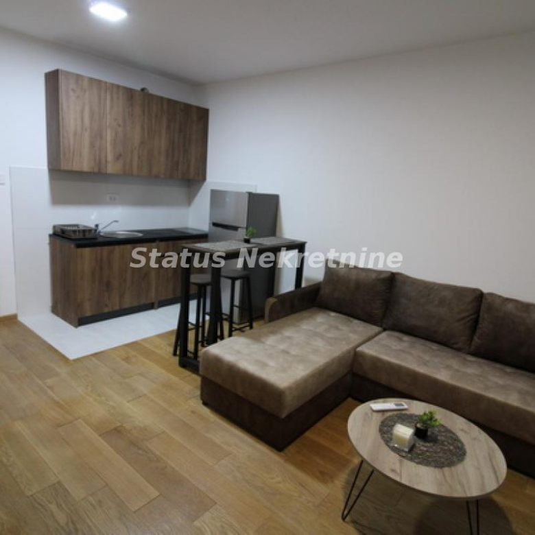 Stan Izdavanje Novi Sad  28 m2