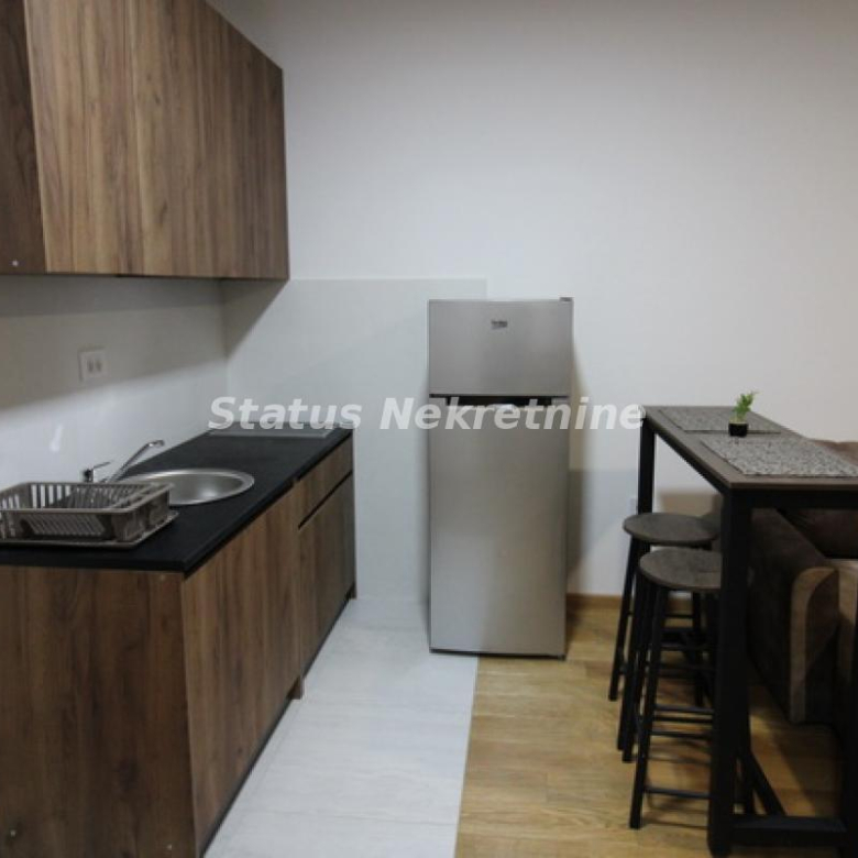 Stan Izdavanje Novi Sad  28 m2