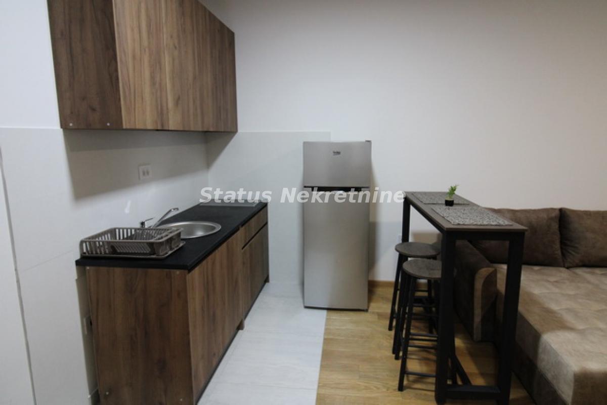 Stan Izdavanje Novi Sad  28 m2