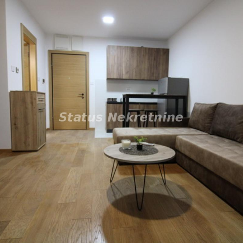 Stan Izdavanje Novi Sad  28 m2