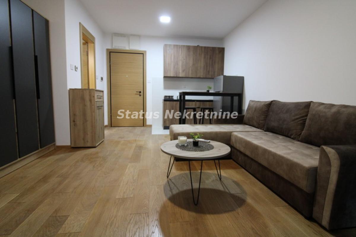 Stan Izdavanje Novi Sad  28 m2