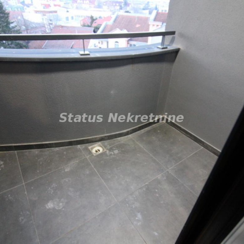 Stan Izdavanje Novi Sad  28 m2