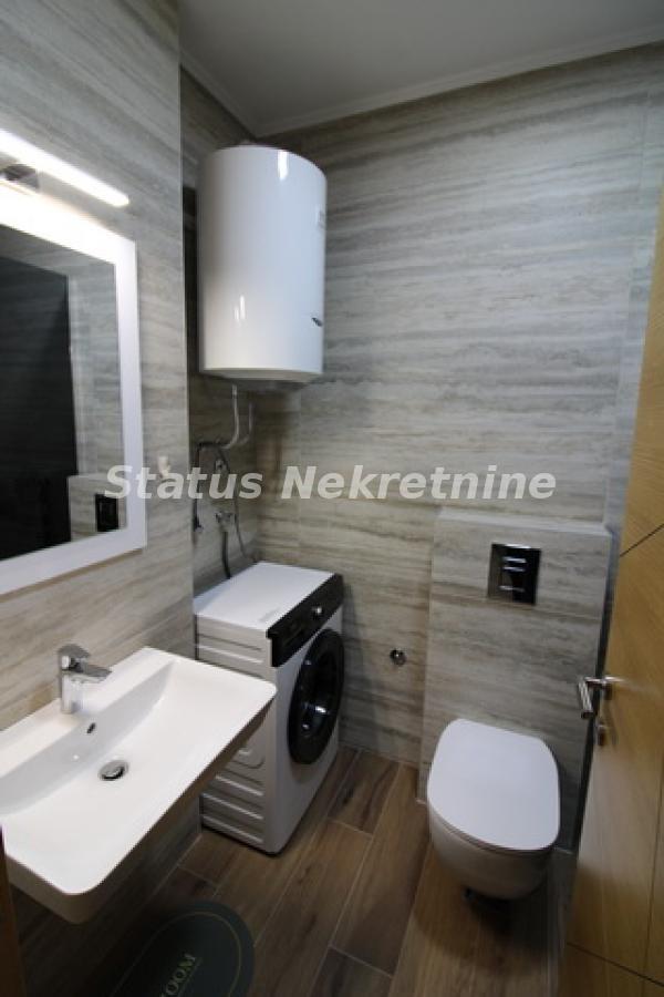 Stan Izdavanje Novi Sad  28 m2