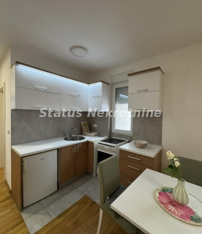 Stan Izdavanje Novi Sad  41 m2
