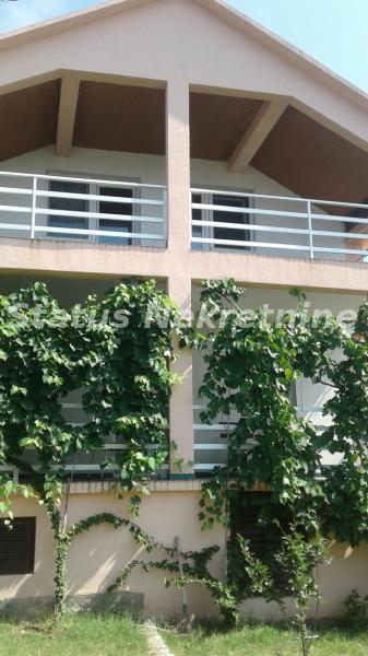 Kuća Prodaja Bar  190 m2