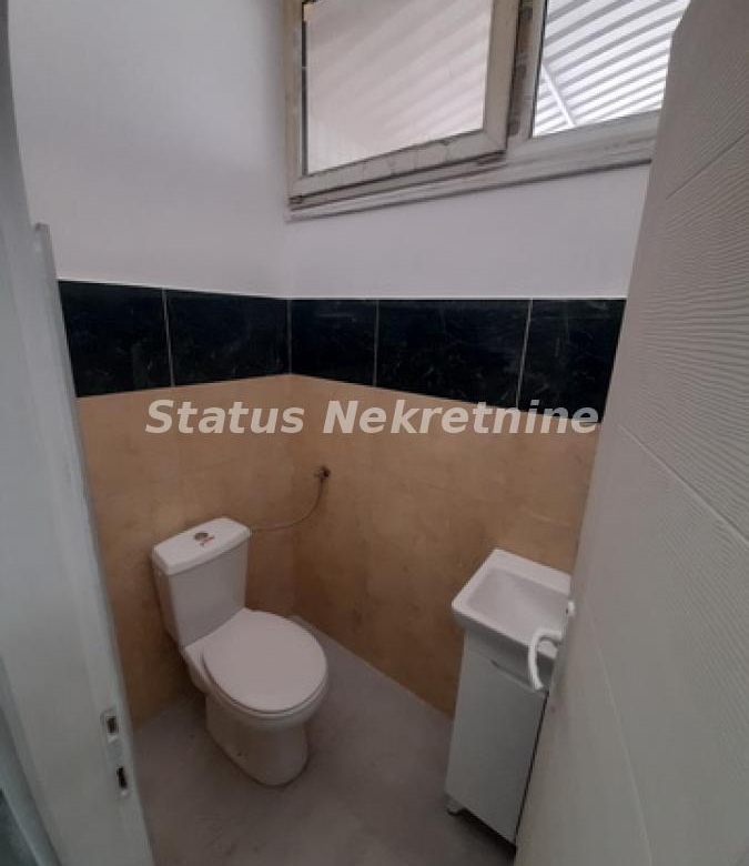 Lokal Izdavanje Novi Sad  240 m2