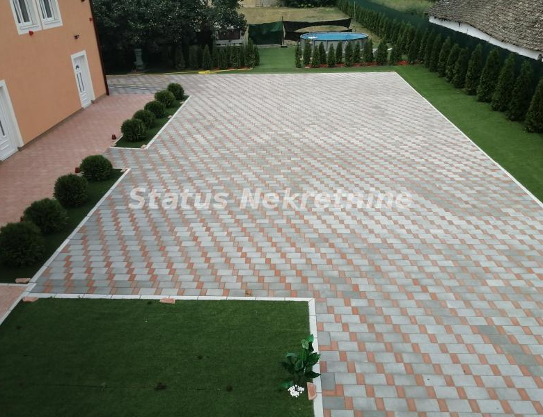 Lokal Izdavanje Novi Sad  300 m2