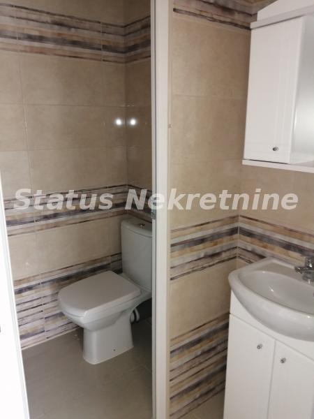 Lokal Izdavanje Novi Sad  300 m2