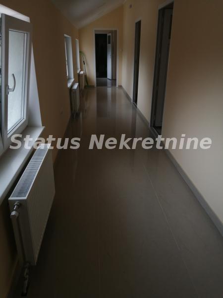 Lokal Izdavanje Novi Sad  300 m2