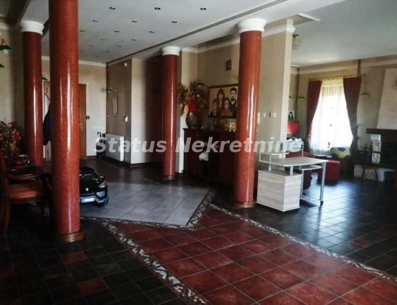 Kuća Prodaja Novi Sad  600 m2