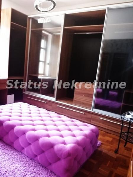Kuća Prodaja Novi Sad  600 m2