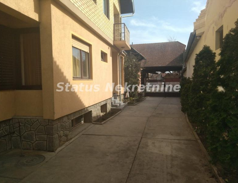 Kuća Prodaja Temerin  450 m2