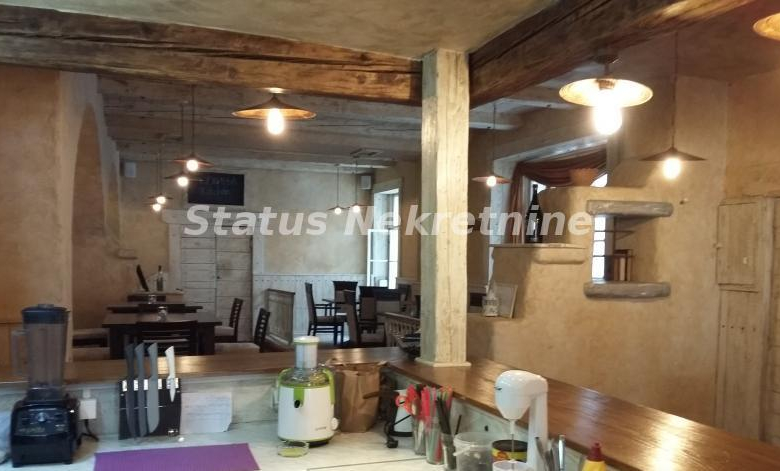Lokal Prodaja Novi Sad  303 m2