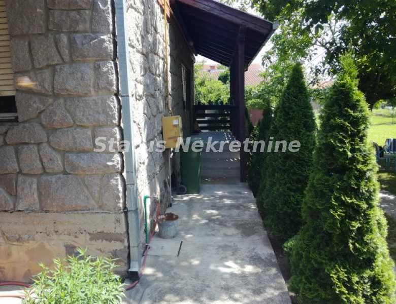 Kuća Prodaja Novi Sad  300 m2