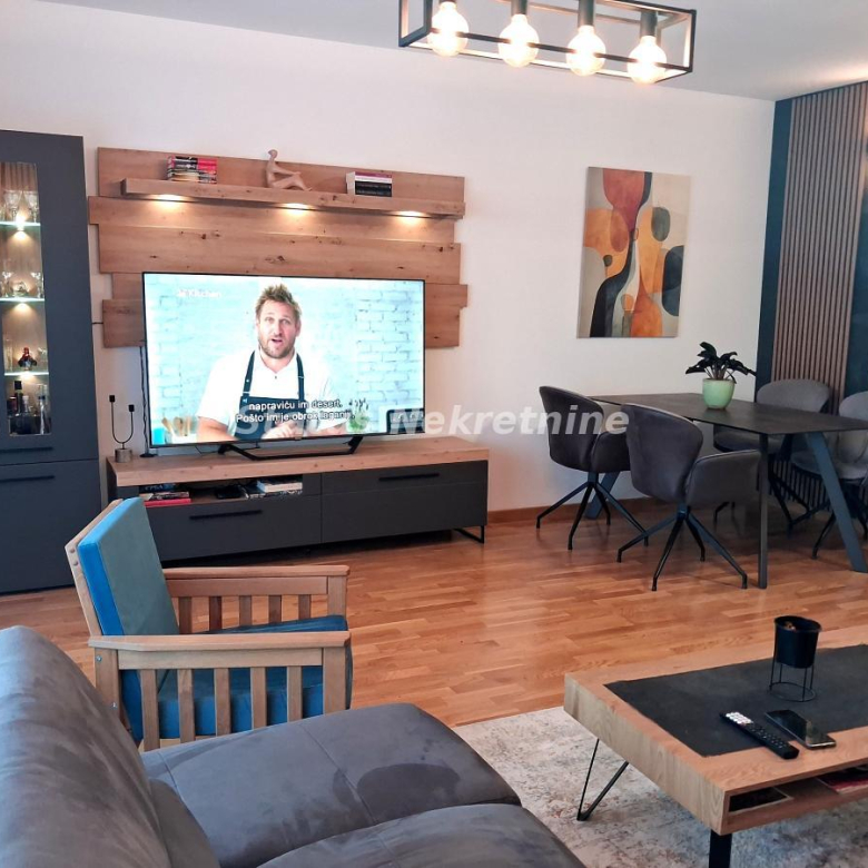 Stan Prodaja Novi Sad  98 m2