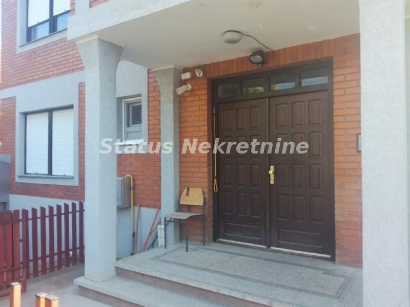 Kuća Prodaja Novi Sad  459 m2