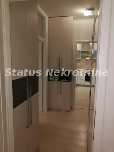 Stan Izdavanje Novi Sad  80 m2