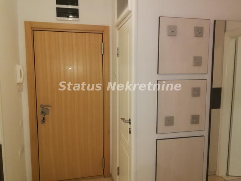 Stan Izdavanje Novi Sad  80 m2
