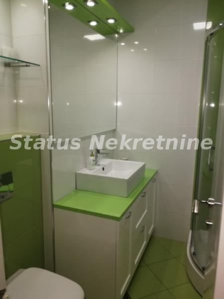 Stan Izdavanje Novi Sad  80 m2