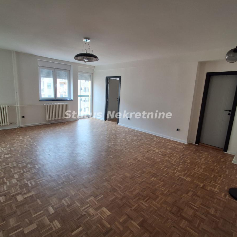 Stan – Novi Sad, Cara Dušana  – ID 22331
