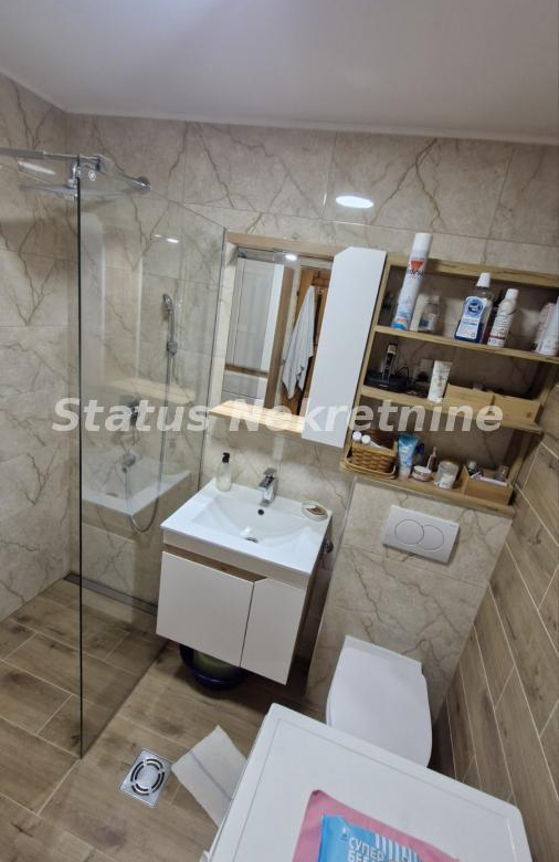 Stan Prodaja Novi Sad  68 m2