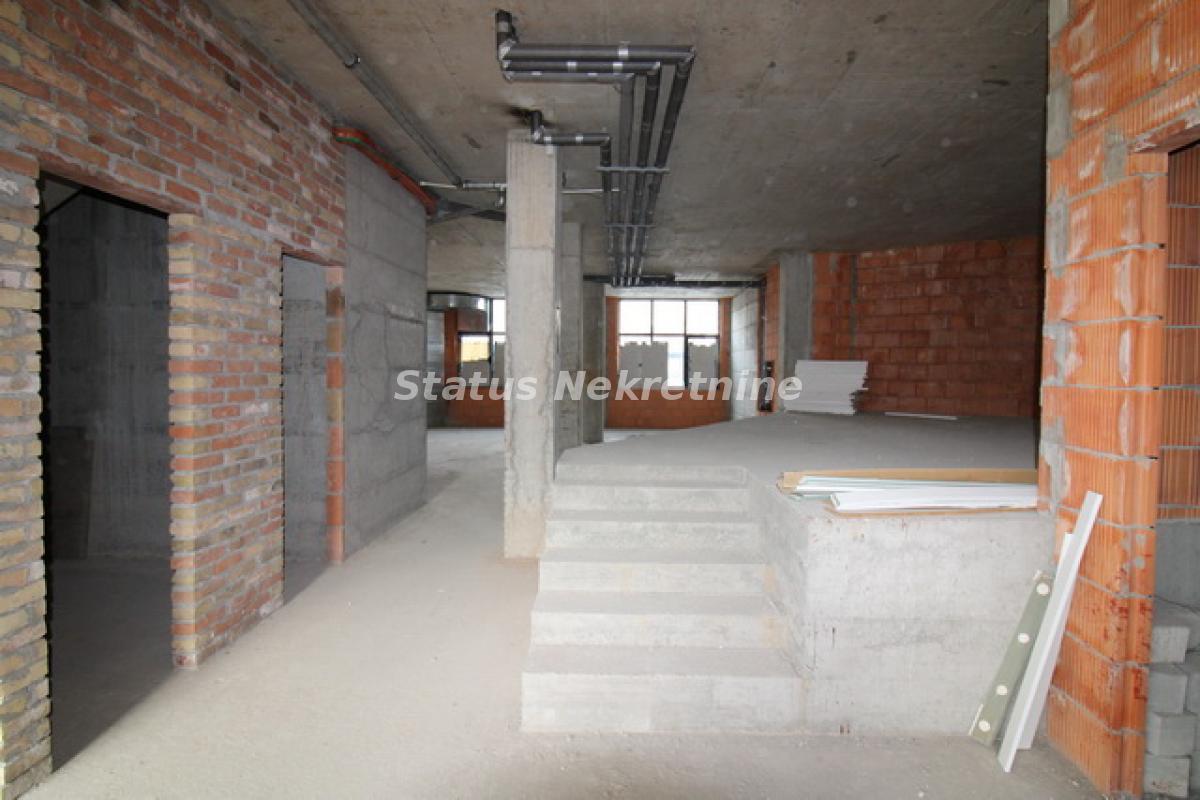 Lokal Prodaja Novi Sad  320 m2