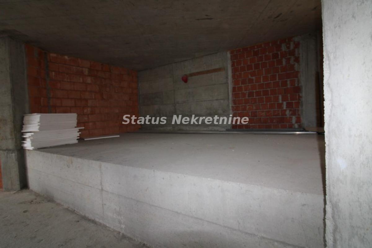Lokal Prodaja Novi Sad  320 m2