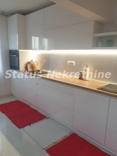 Kuća Prodaja Irig  360 m2