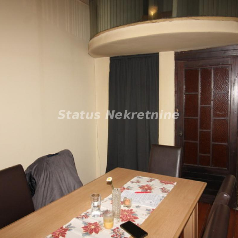 Kuća Prodaja Novi Sad  330 m2