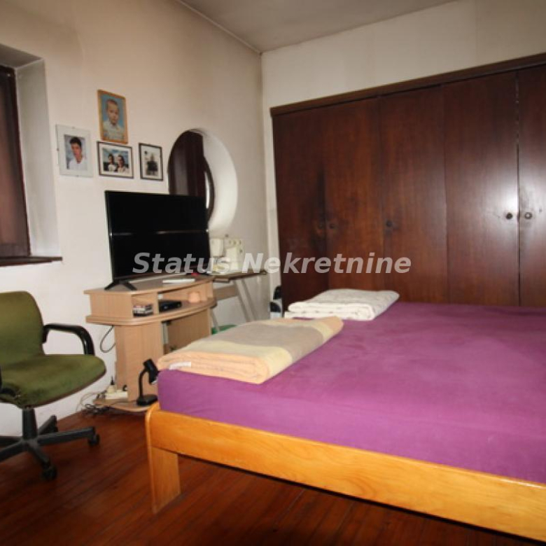 Kuća Prodaja Novi Sad  330 m2
