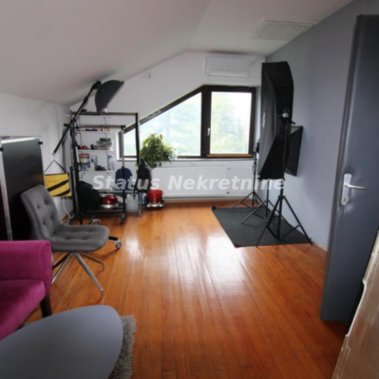 Kuća Prodaja Novi Sad  330 m2