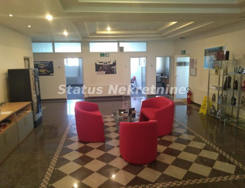 Lokal Izdavanje Novi Sad  450 m2