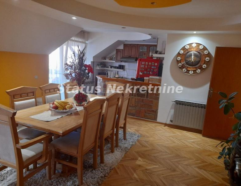 Kuća Prodaja Novi Sad  400 m2