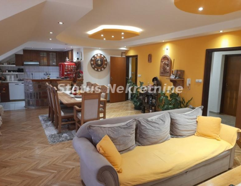 Kuća Prodaja Novi Sad  400 m2