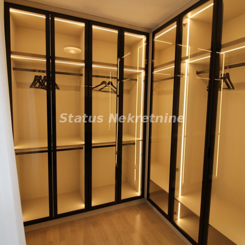 Stan Izdavanje Novi Sad  200 m2