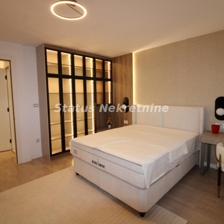 Stan Izdavanje Novi Sad  200 m2