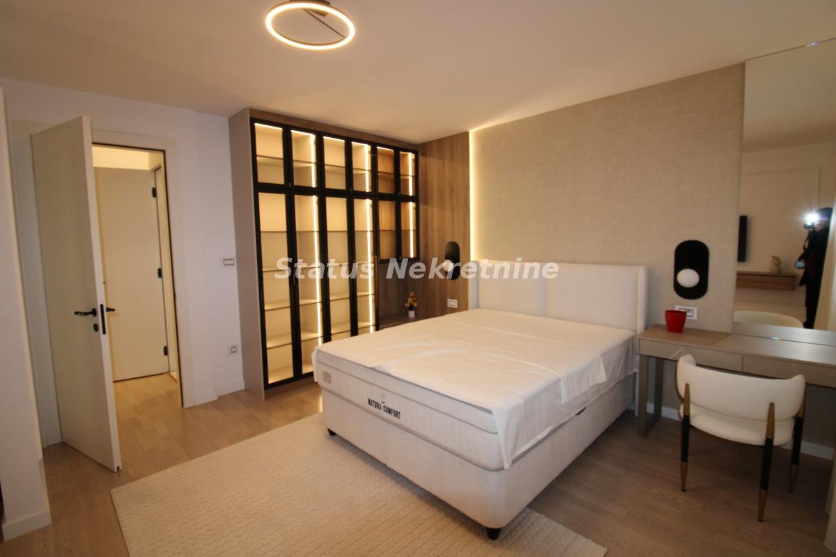 Stan Izdavanje Novi Sad  200 m2