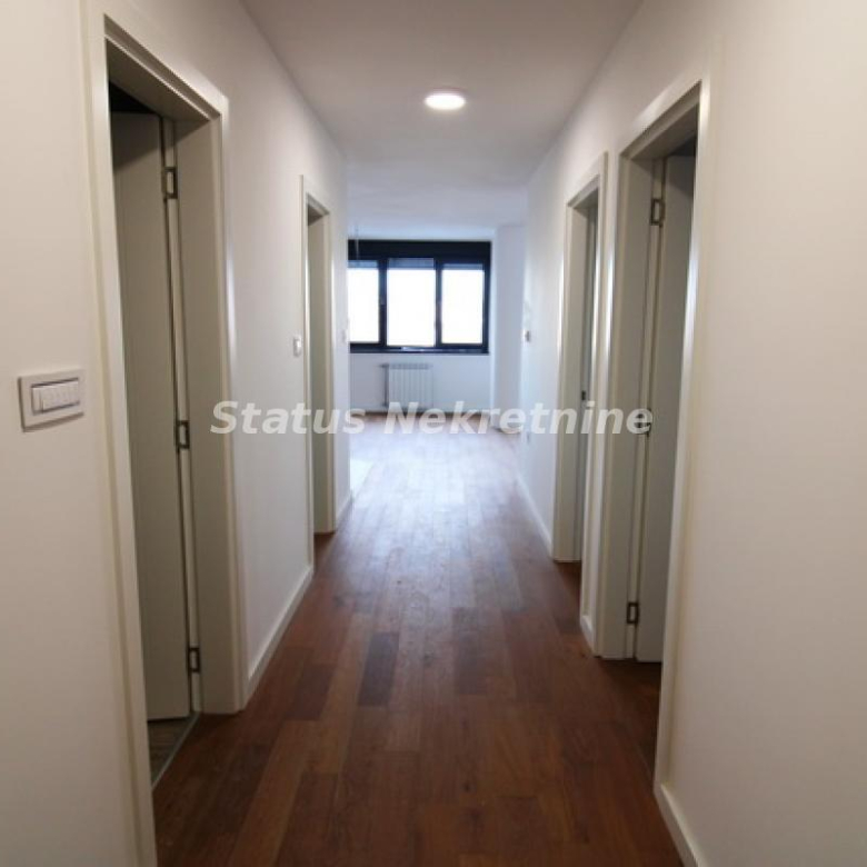 Stan Prodaja Novi Sad  105 m2