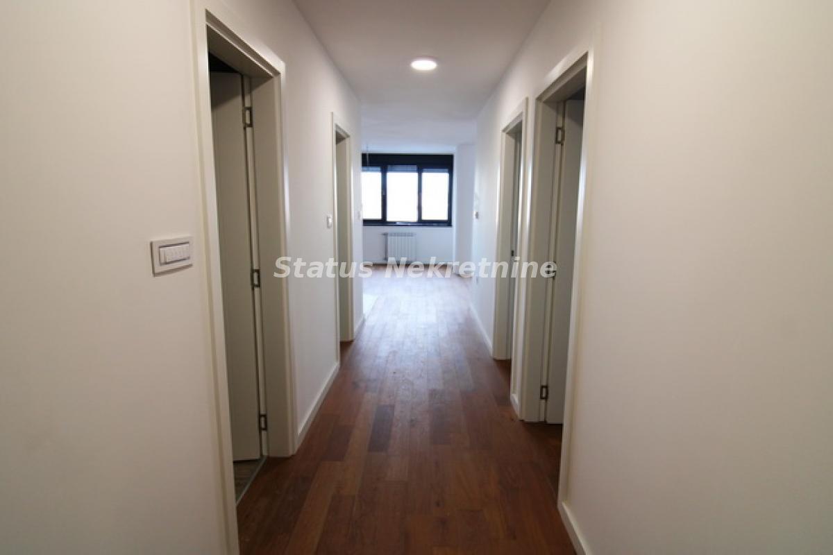Stan Prodaja Novi Sad  105 m2