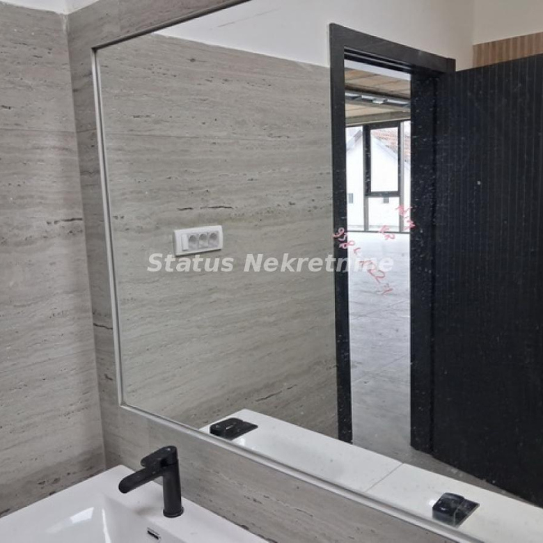 Lokal Izdavanje Novi Sad  240 m2