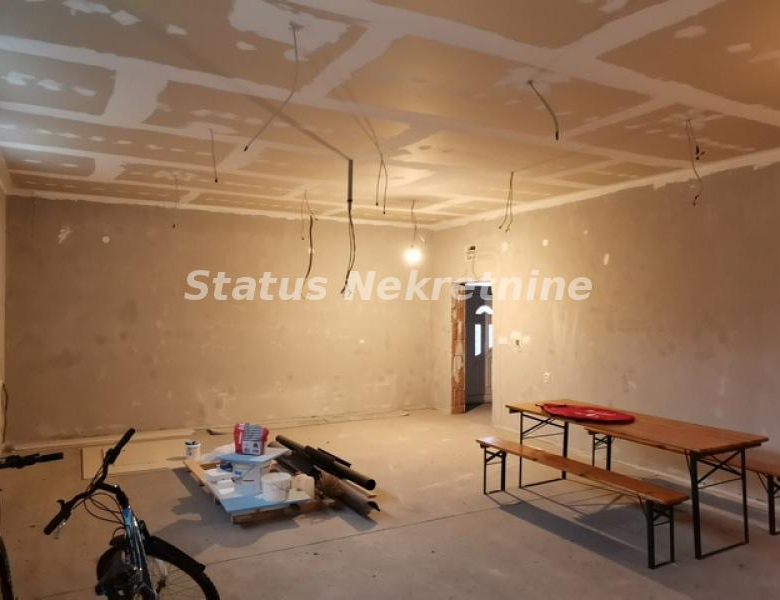 Kuća Prodaja Vrdnik  860 m2