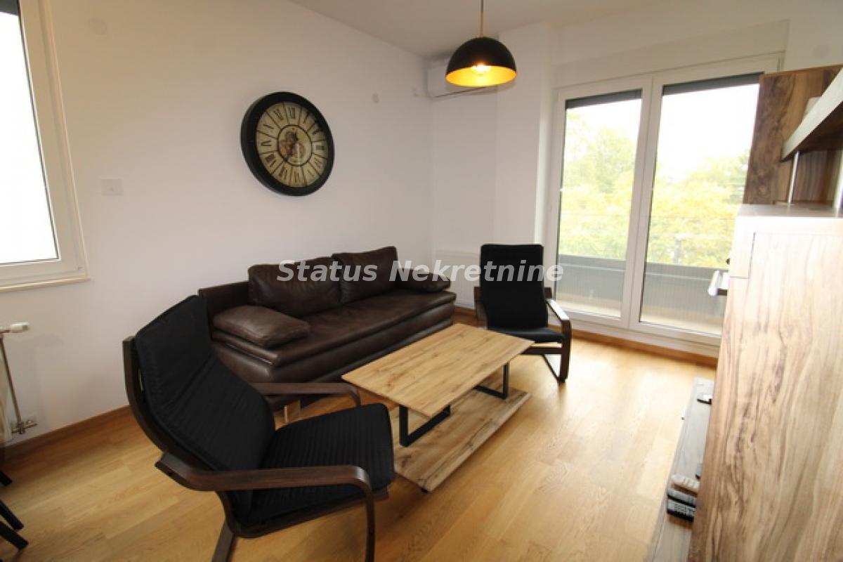 Stan Izdavanje Novi Sad  63 m2