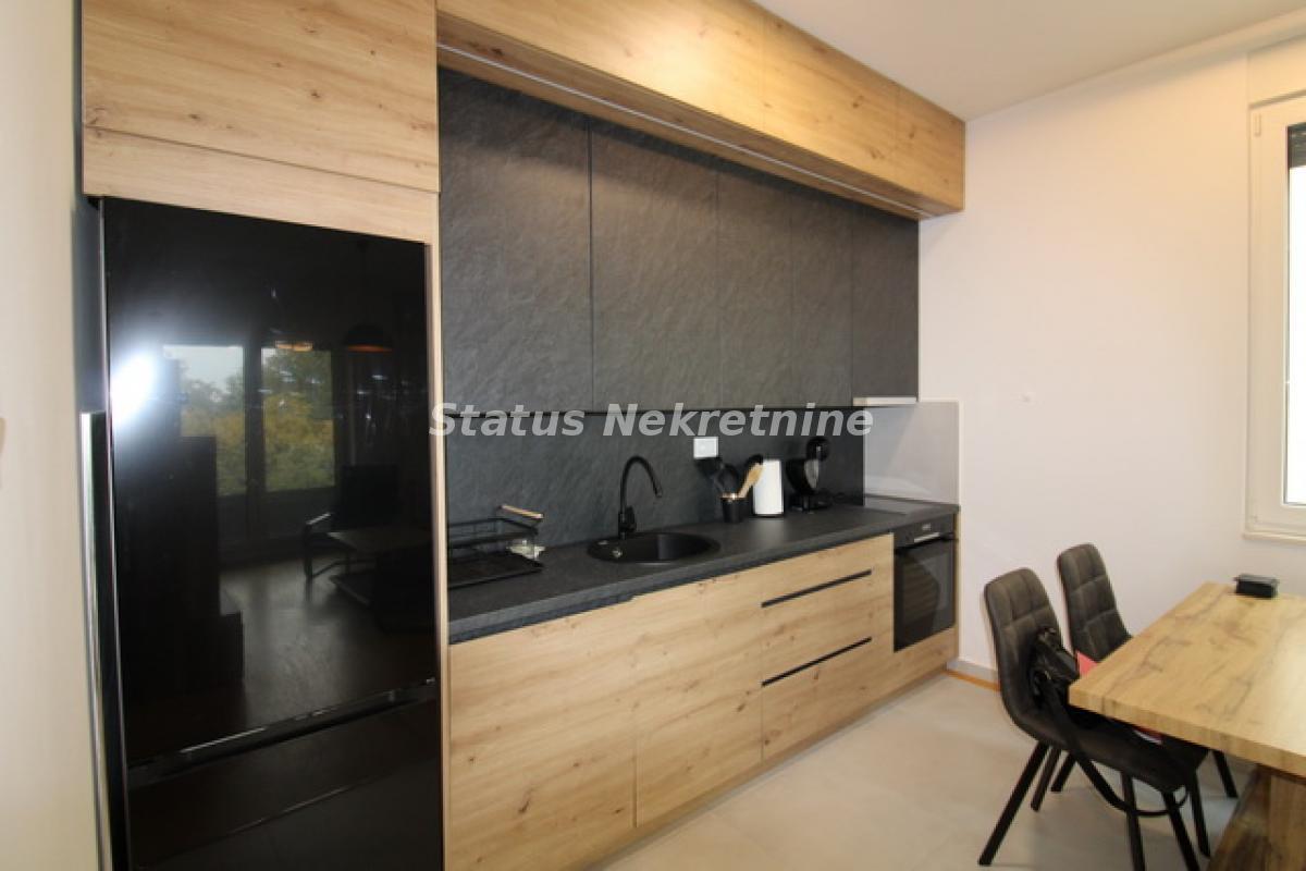 Stan Izdavanje Novi Sad  63 m2