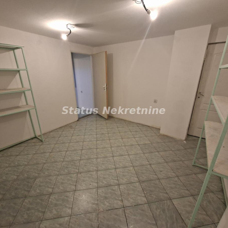 Lokal Izdavanje Novi Sad  94 m2