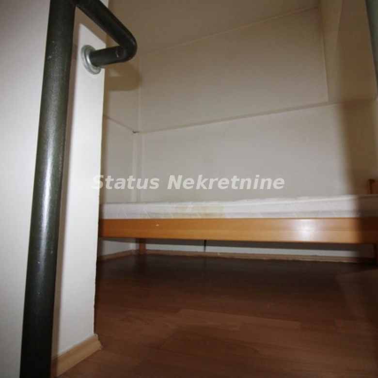 Stan Izdavanje Novi Sad  27 m2