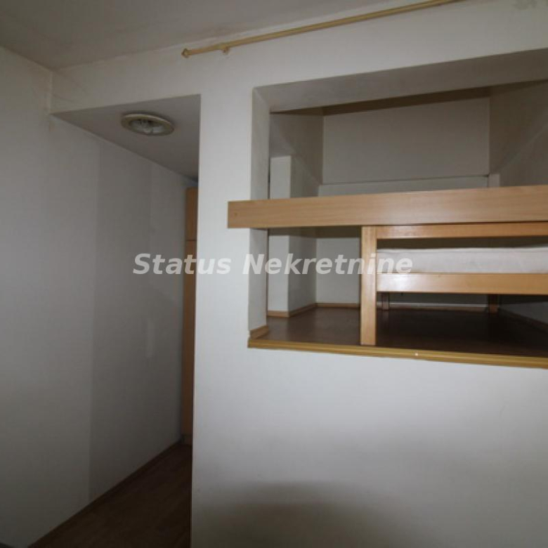 Stan Izdavanje Novi Sad  27 m2